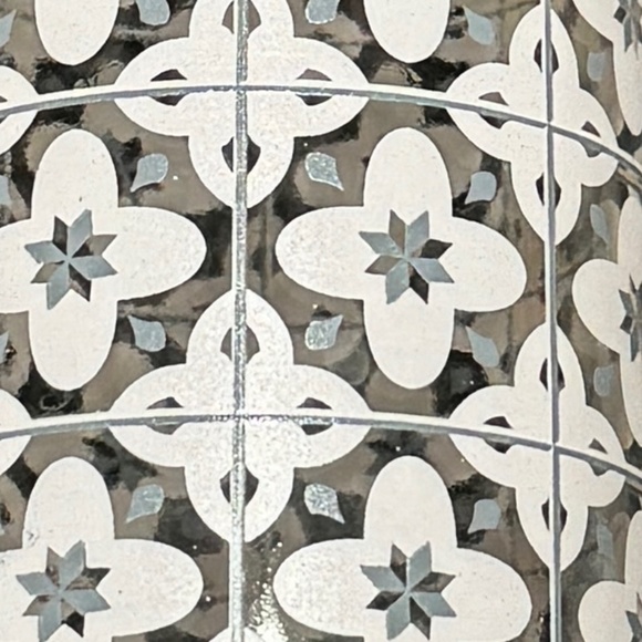 White Flower Pattern 20 oz Travel Cup Glass Bottle Container Bamboo Lid - Picture 2 of 6